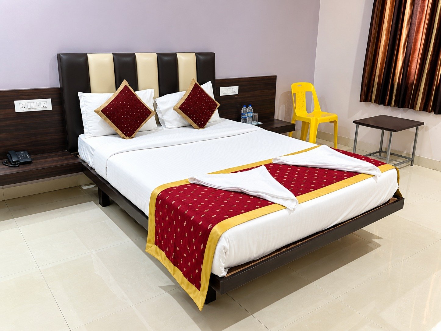 Deluxe room at Geeta Bhavan Rishikesh